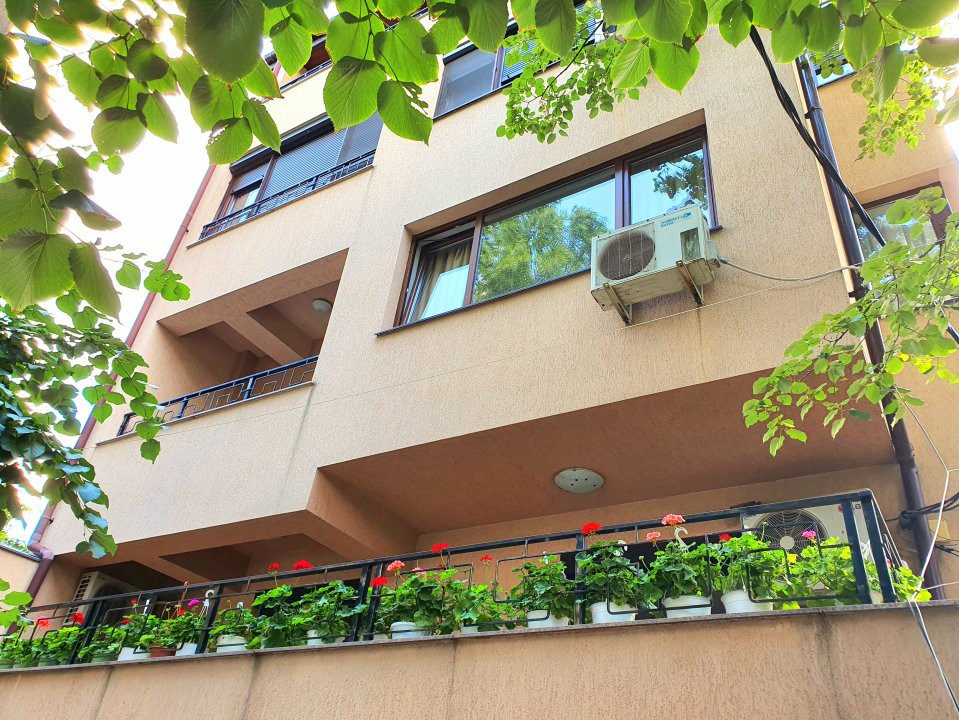 APARTAMENT GENEROS IN BLOC BOUTIQUE, PIATA DOMENII Catoma
