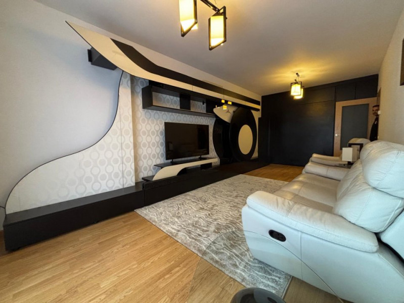 Costin Georgian/parcare/modern