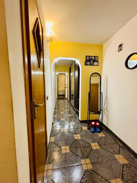 Diham / imobil 1982 / anvelopat / 2 grupuri sanitare / boxa