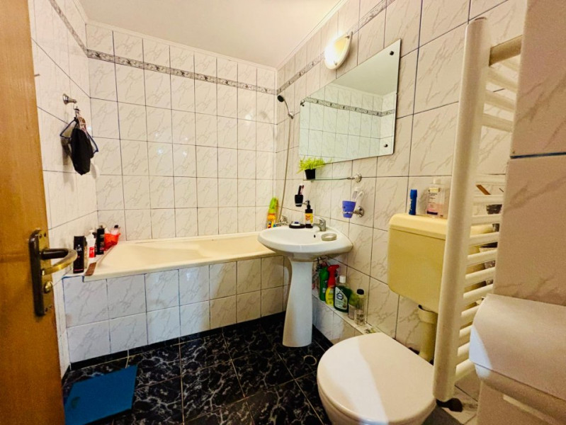 Diham / imobil 1982 / anvelopat / 2 grupuri sanitare / boxa