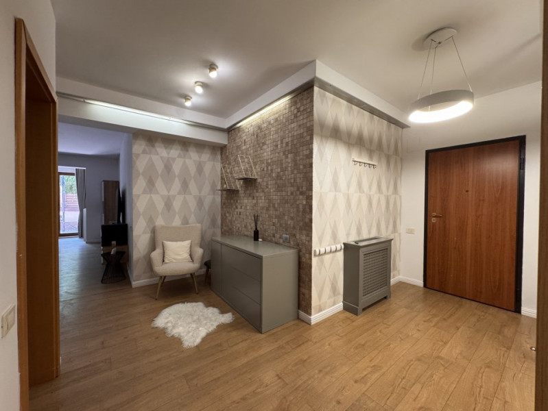 Apartament cu curte proprie de 90 mp în Herăstrău – La prima închiriere!