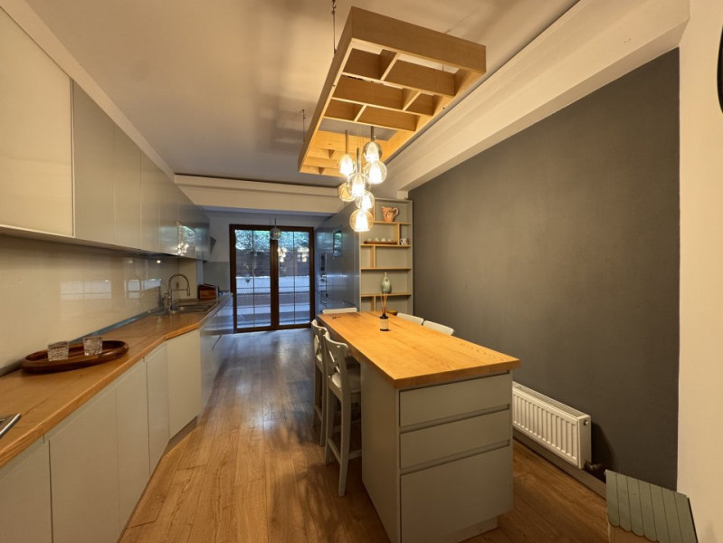 Apartament cu curte proprie de 90 mp în Herăstrău – La prima închiriere!
