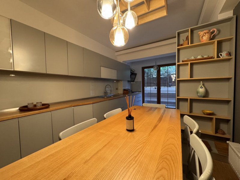 Apartament cu curte proprie de 90 mp în Herăstrău – La prima închiriere!