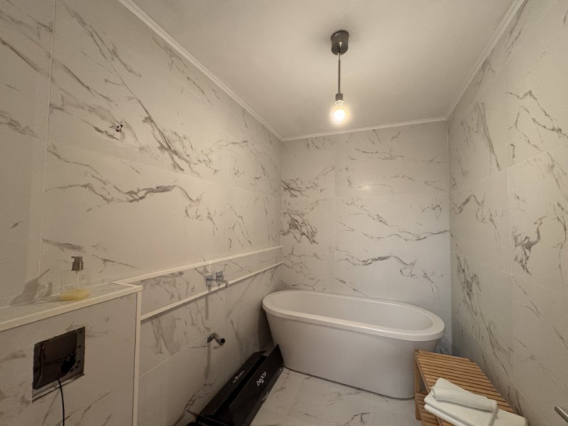 Apartament cu curte proprie de 90 mp în Herăstrău – La prima închiriere!