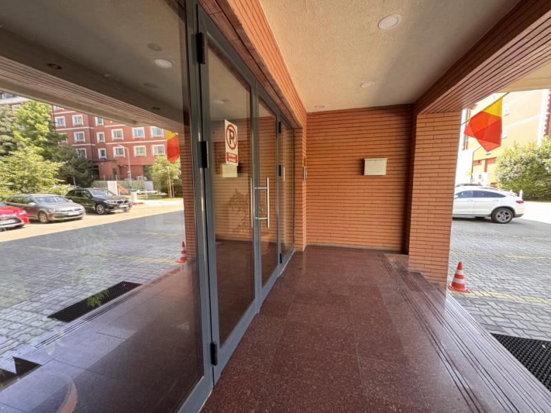 Apartament cu curte proprie de 90 mp în Herăstrău – La prima închiriere!