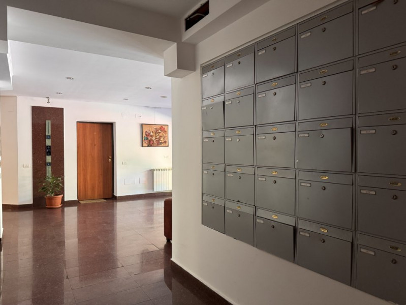Apartament cu curte proprie de 90 mp în Herăstrău – La prima închiriere!
