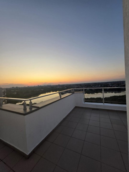 PENTHOUSE TERASA PANORAMICA SI PRIVESLISTE SPRE LAC | DOBROESTI ESTIC PARK