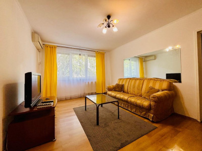 1 Decembrie | Centrala proprie | Etaj 1/4