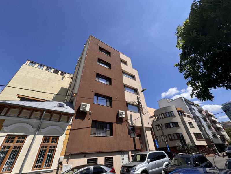 CLĂDIRE DE BIROURI – IMOBIL EMBLEMATIC ÎN ZONA KISELEFF – AVIATORILOR!