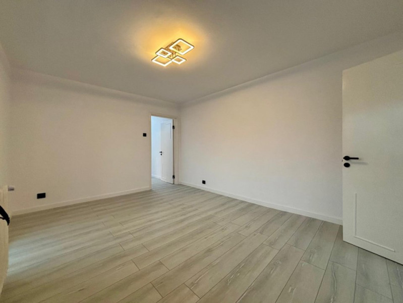 POLICLINITA TITAN / P-TA SALAJAN / RENOVAT COMPLET / GATA DE MUTARE