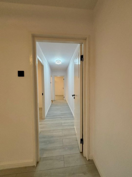 POLICLINITA TITAN / P-TA SALAJAN / RENOVAT COMPLET / GATA DE MUTARE