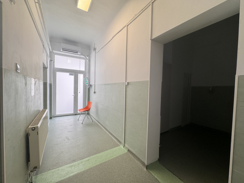 SEGMENT MEDICAL - 2 IMOBILE DOROBANTI / PARCARI / OPORTUNITATE !