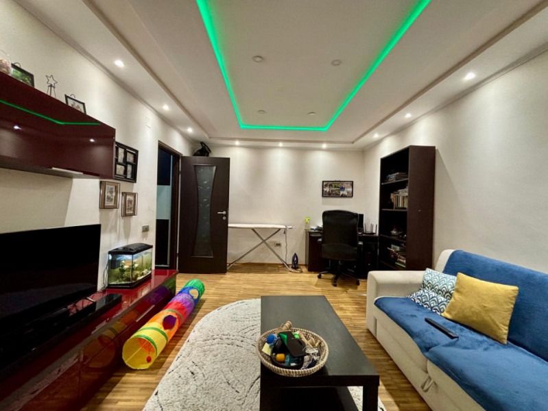 Apartament 2 camere Metrou 1 decembrie 8 minute / Boxa la subsol 