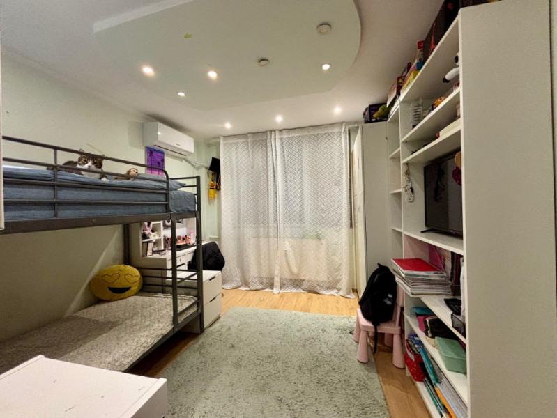 Apartament 2 camere Metrou 1 decembrie 8 minute / Boxa la subsol 