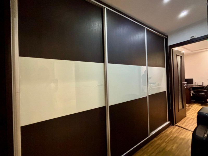 Apartament 2 camere Metrou 1 decembrie 8 minute / Boxa la subsol 