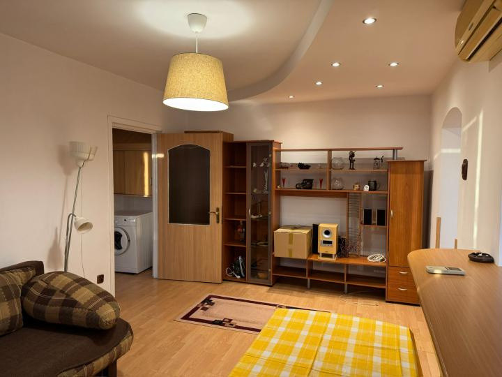 Baba Novac | Parc IOR | Centrala proprie | Vedere superba