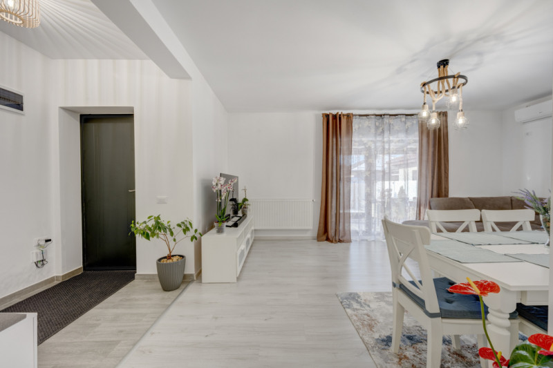 Casă pe parter, curte matură, complex liniștit – Clinceni !