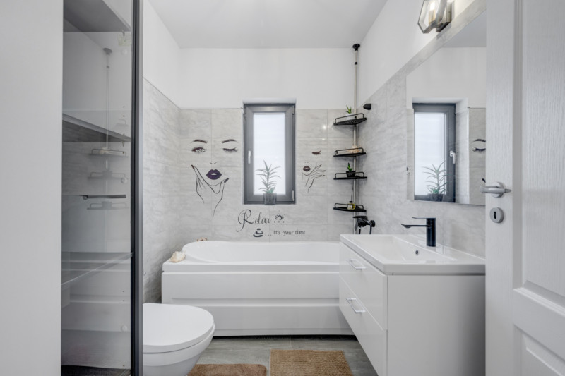 Casă pe parter, curte matură, complex liniștit – Clinceni !