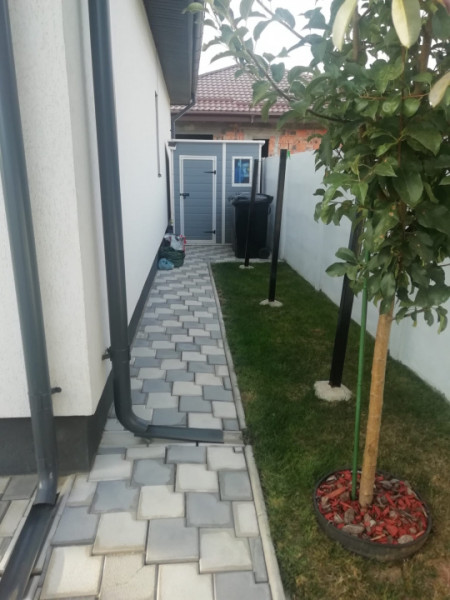 Casă pe parter, curte matură, complex liniștit – Clinceni !