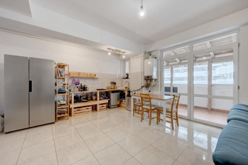 Duplex 4 camere pe două niveluri, terasă și parcare subterană | Titan