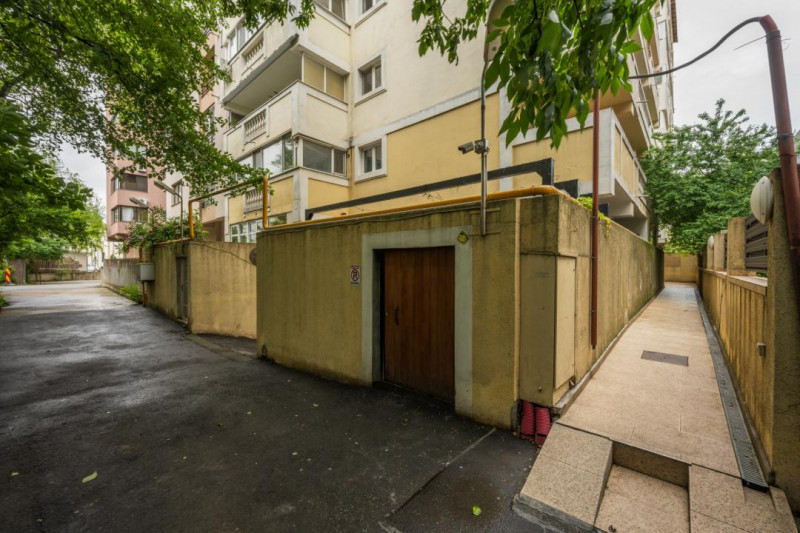 Duplex 4 camere pe două niveluri, terasă și parcare subterană | Titan