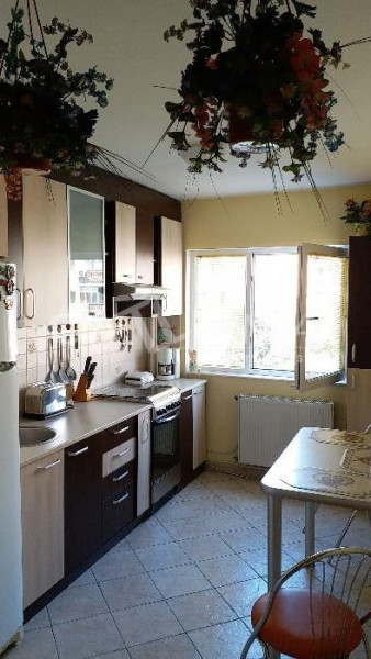 Apartament 3 camere- Tei