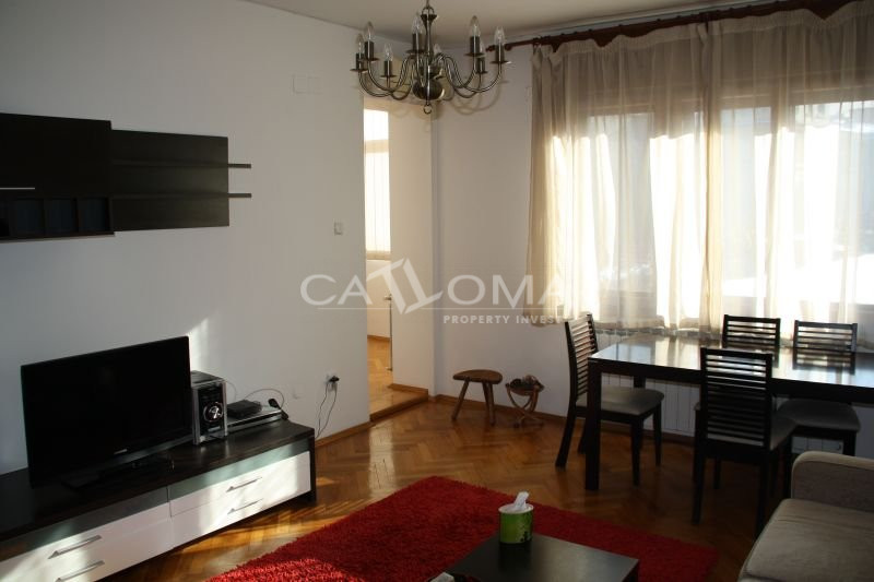 Apartament CENTRAL in vila VICTORIEI
